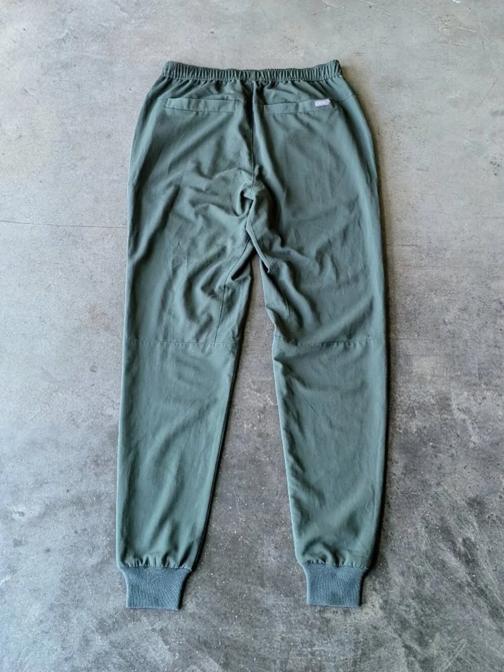 Figs Men's Tansen Jogger Scrub Pant in Moss Green joggers medium tall